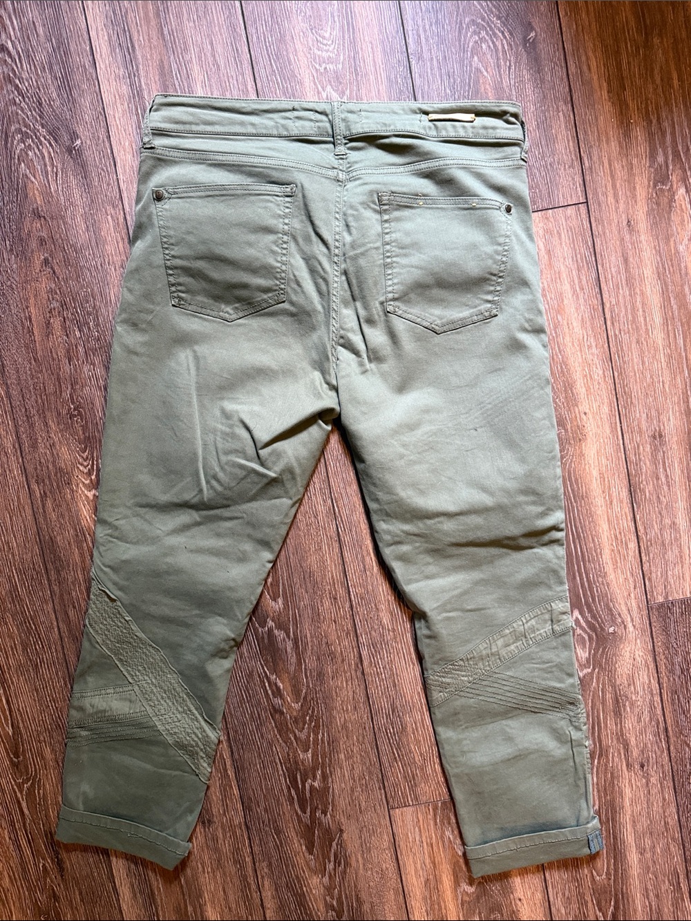 Anthropologie Olive Green Cropped Distressed Jeans - Picture 4 of 6